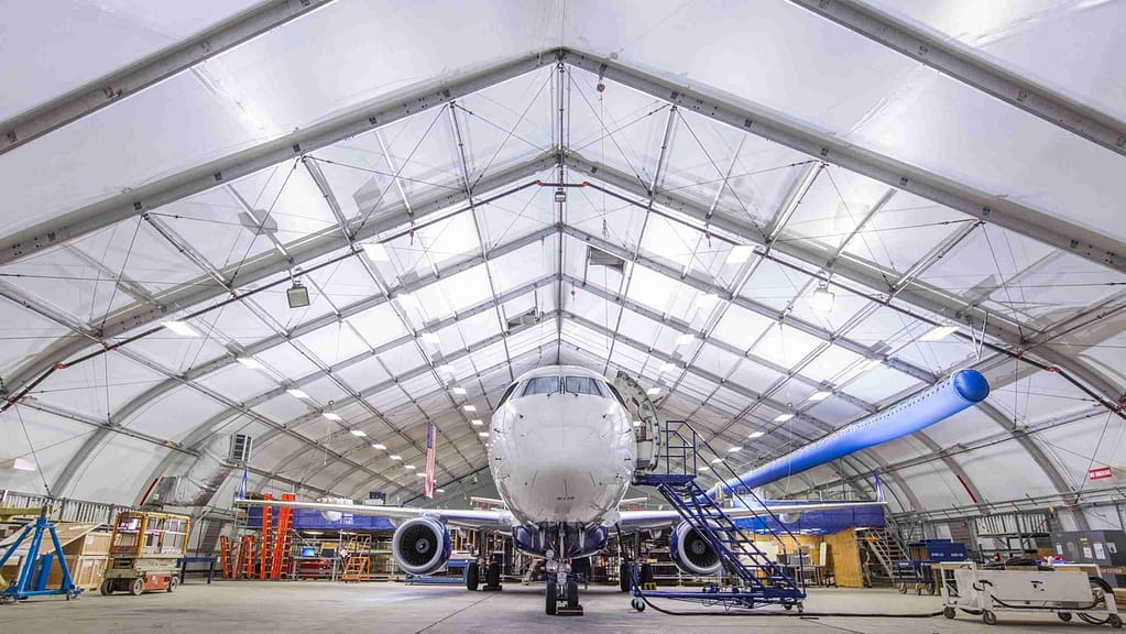 Hangar 3 con estructura de acero